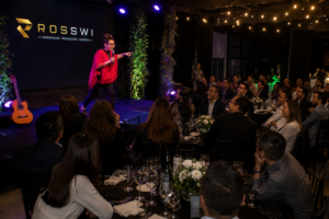 STAND UP COMEDY Y ENTRETENIMIENTO EN VIVO